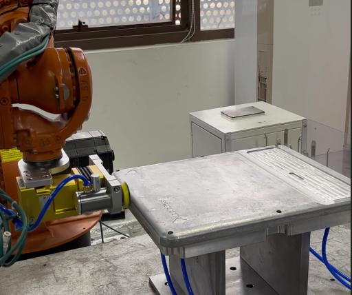 Metal product robot 