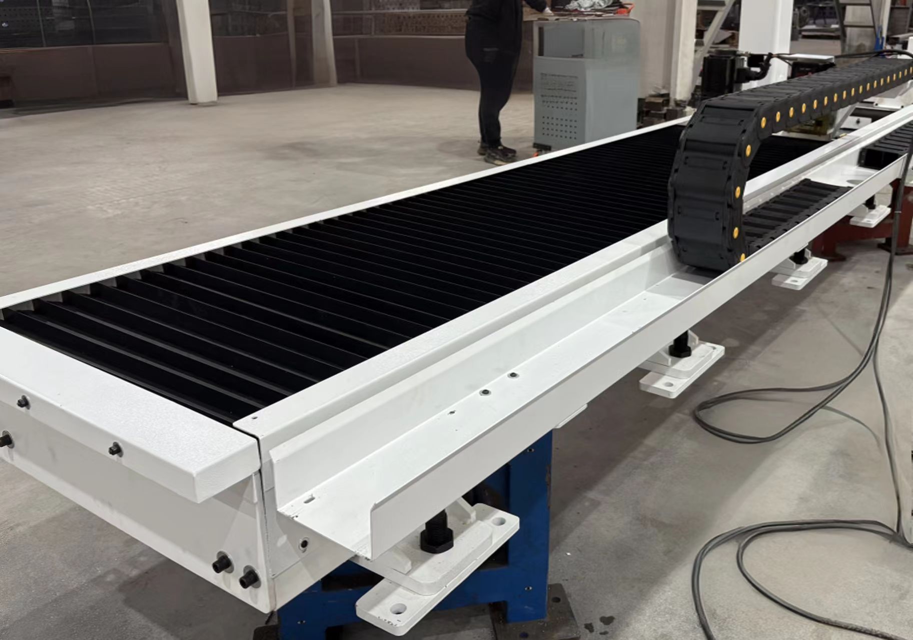 Dust cover fully enc