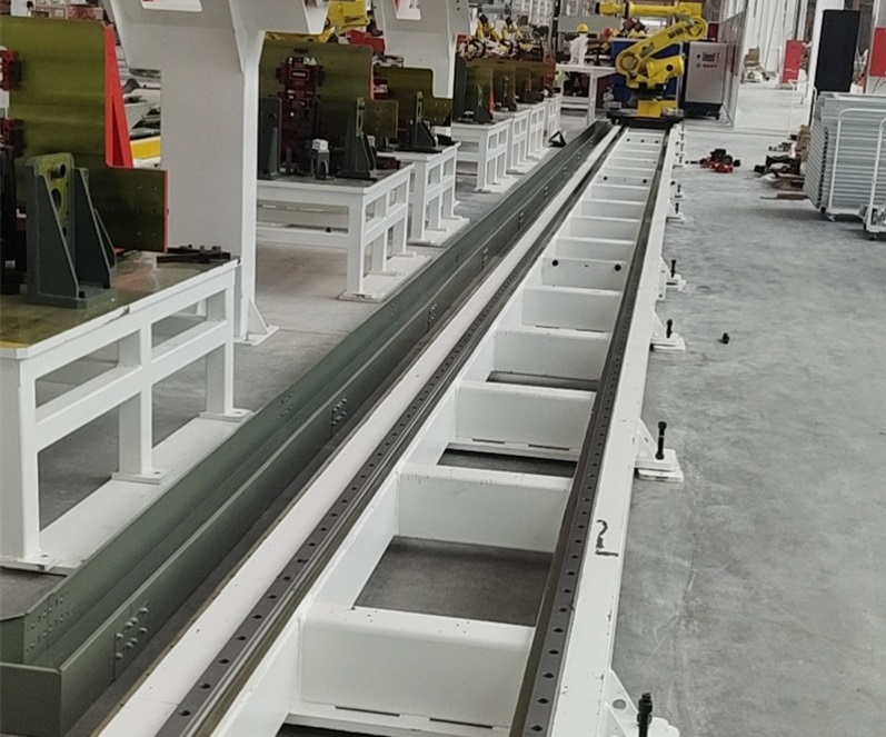 Robot walking track